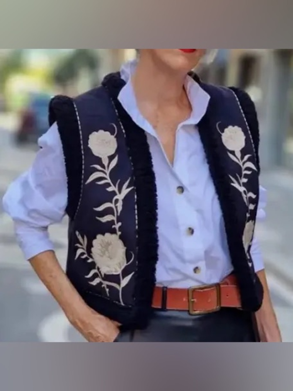 ZARA Black Embroidered Faux-Shearling Vest Sz-M